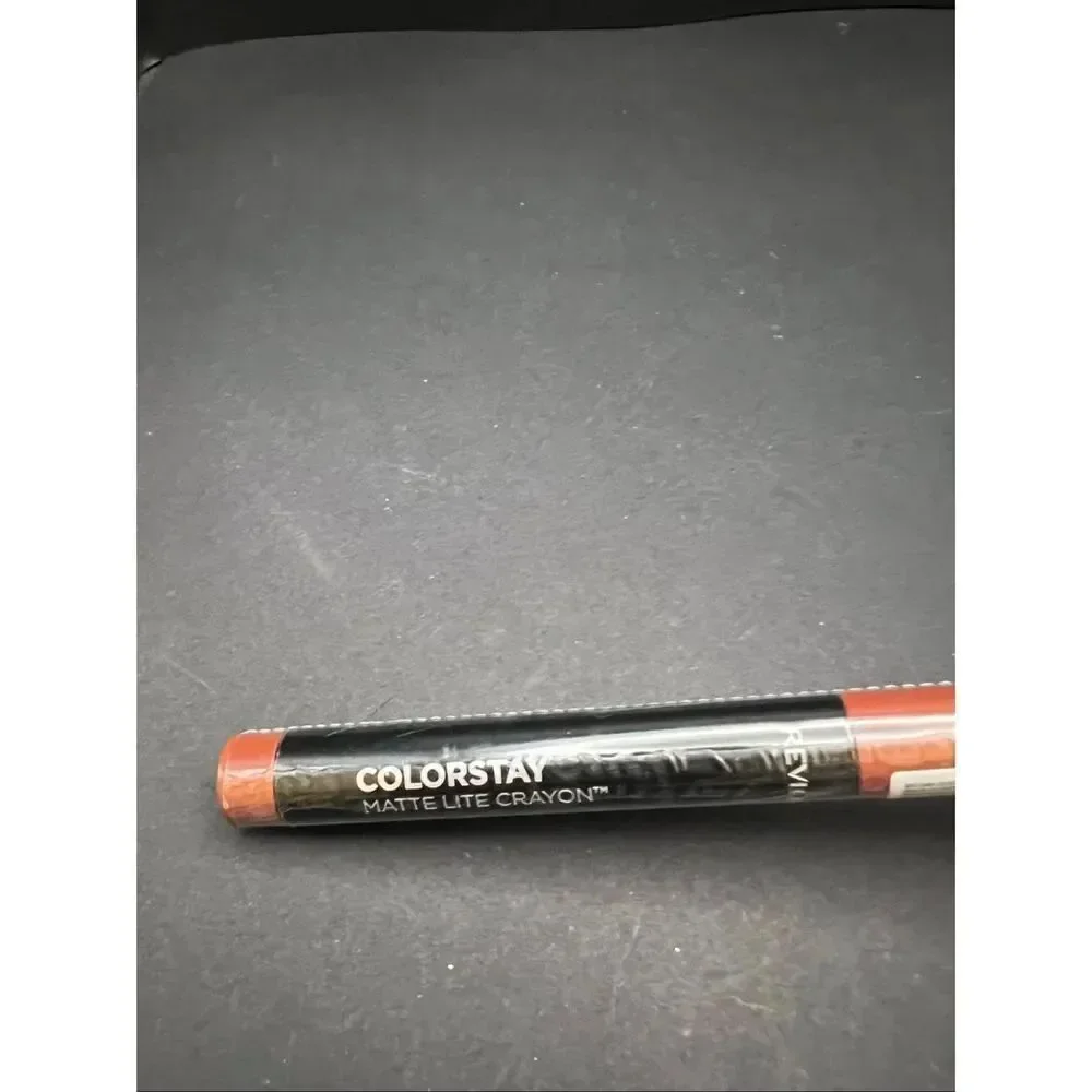 New Sealed Revlon Colorstay Matte Lite Crayon 002 Clear The Air